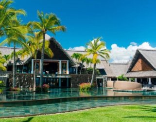 Mauritius Beachfront Honeymoon