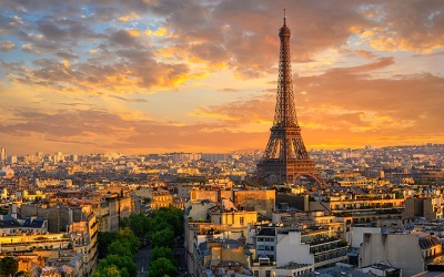 Stunning Window Displays and Christmas Markets in Paris