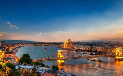 A Journey of Winter Wonder: A Solo Festive Awakening on the Danube
